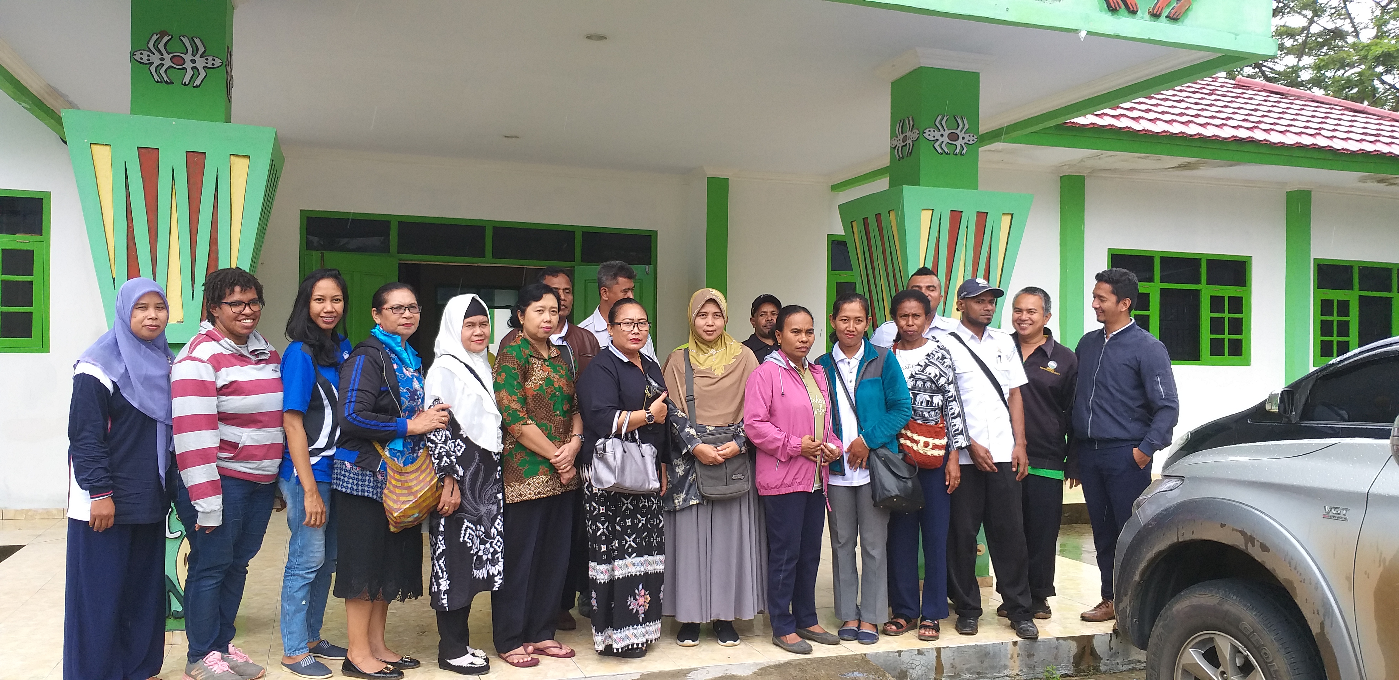 image of Bakti Sosial Korban Banjir Bandang Sentani Oleh  Darma Wanita Persatuan BBMKG Wil V
